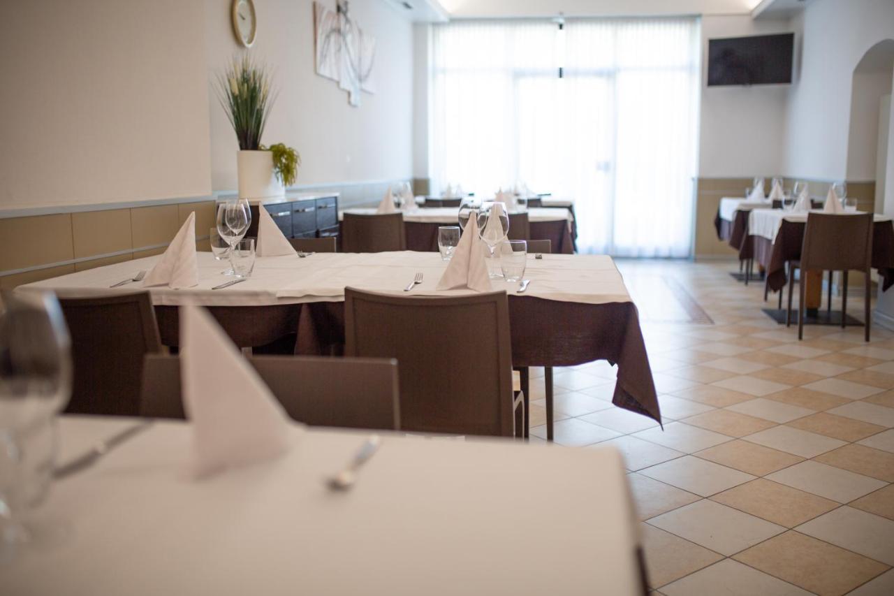 Hotel Ristorante Alla Nave Lavis Eksteriør bilde