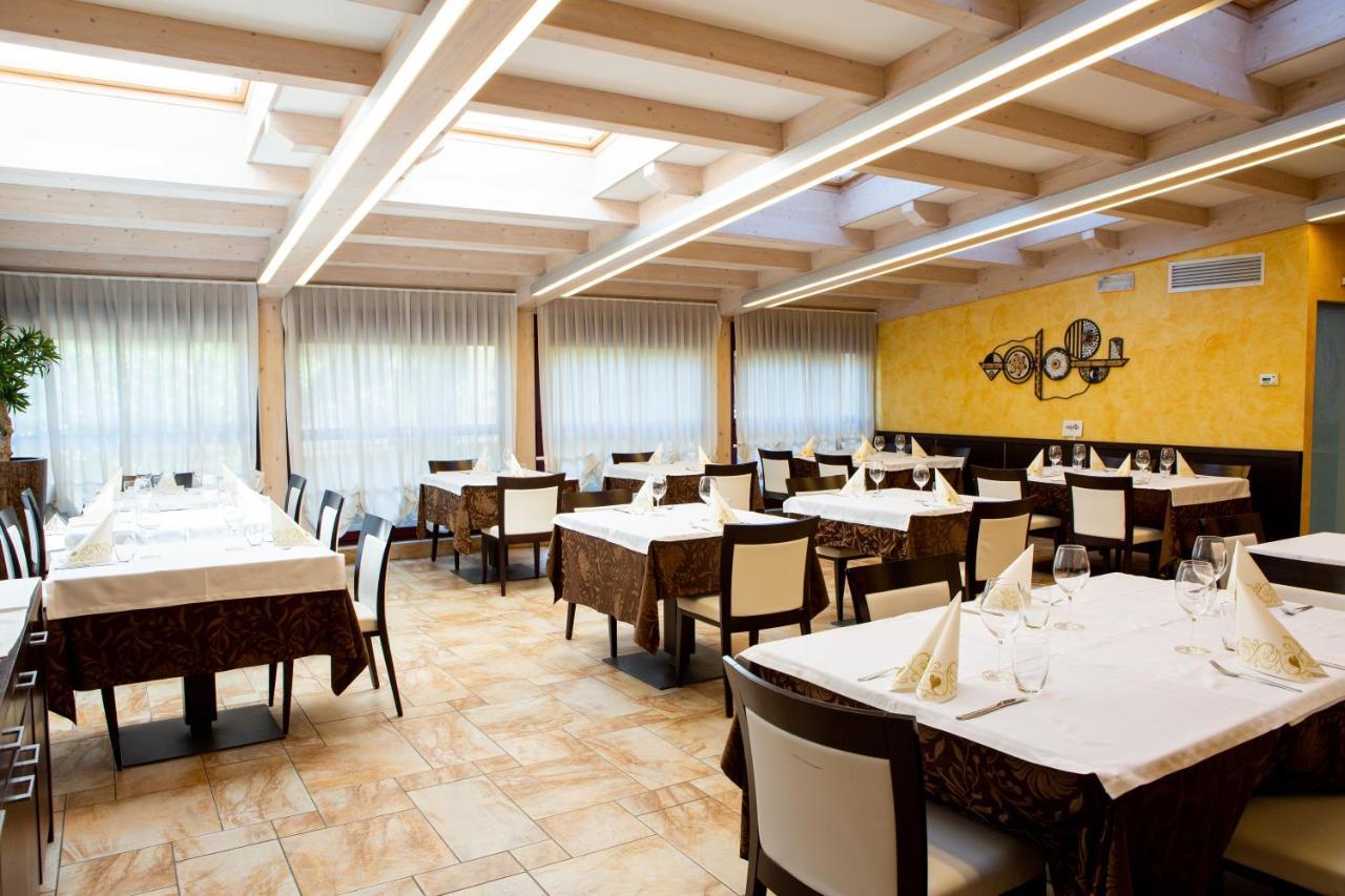 Hotel Ristorante Alla Nave Lavis Eksteriør bilde
