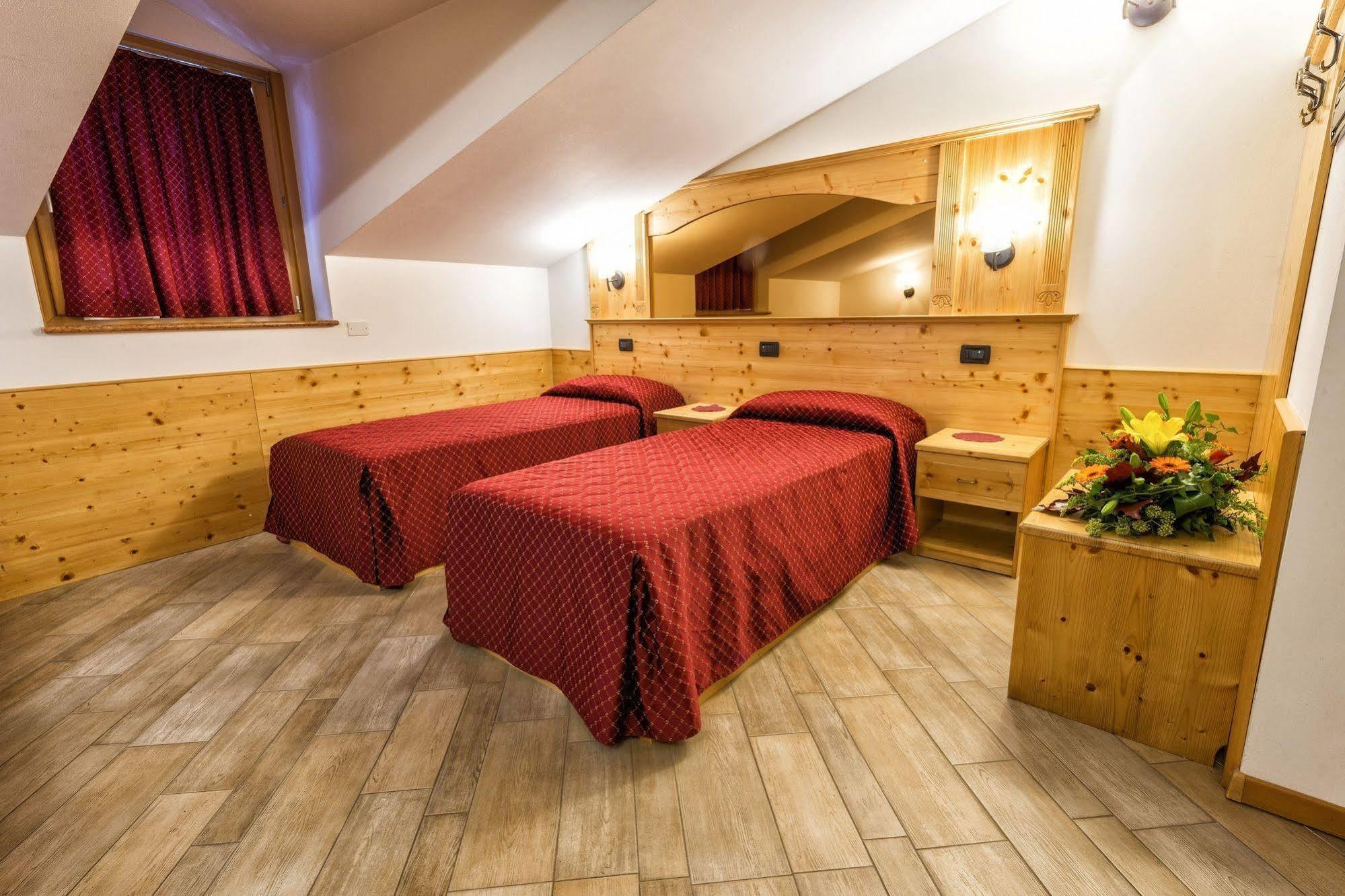 Hotel Ristorante Alla Nave Lavis Eksteriør bilde